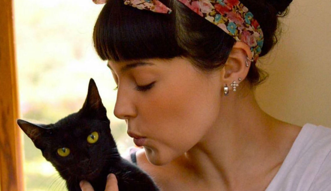 6 Reasons Why You Should Consider Dating a Cat Lady